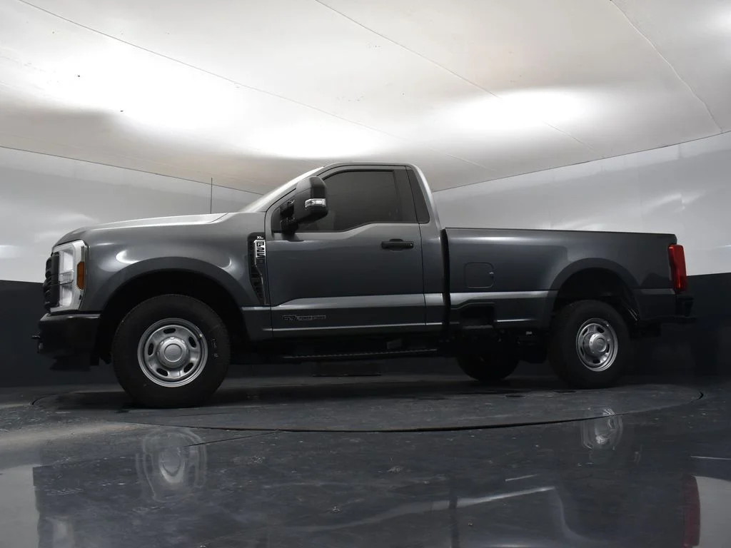 New 2025 Gray Ford XL image 24