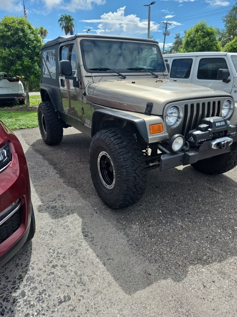 Used 2004 Beige Jeep Unlimited image 2