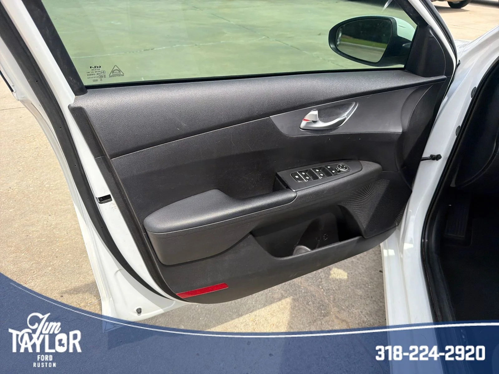Used 2023 Snow White Pearl Kia LXS image 12