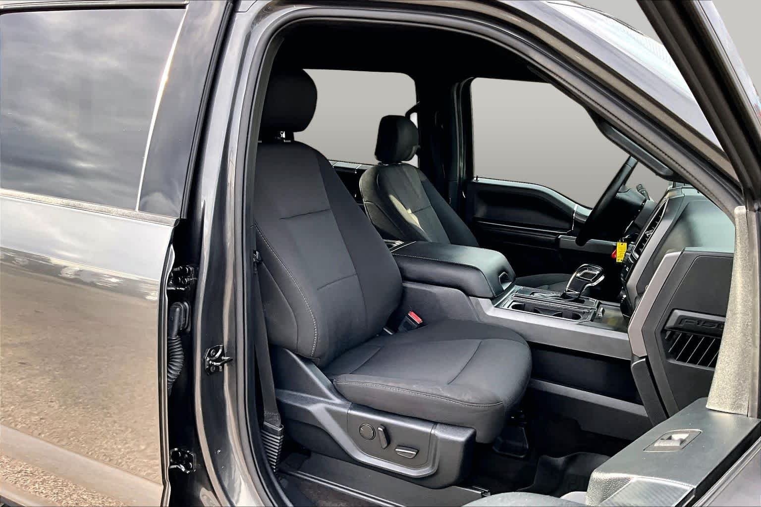 Used 2019 Magnetic Ford XLT image 11