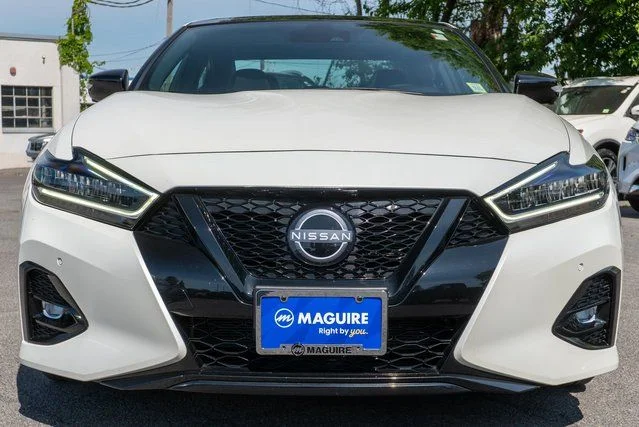 Certified Used 2023 White Nissan SR image 4