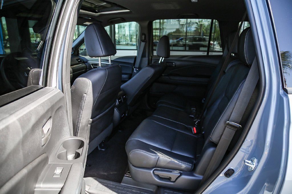 Certified Used 2025 Sonic Gray Pearl Honda EX-L image 20