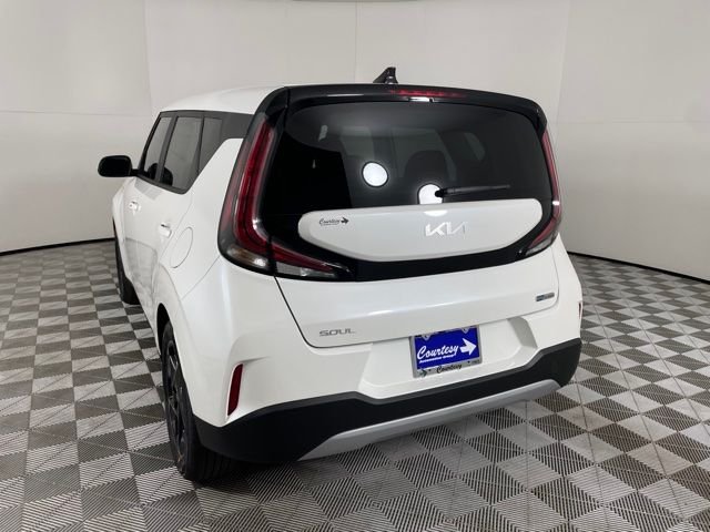 Used 2023 White Kia EX image 8