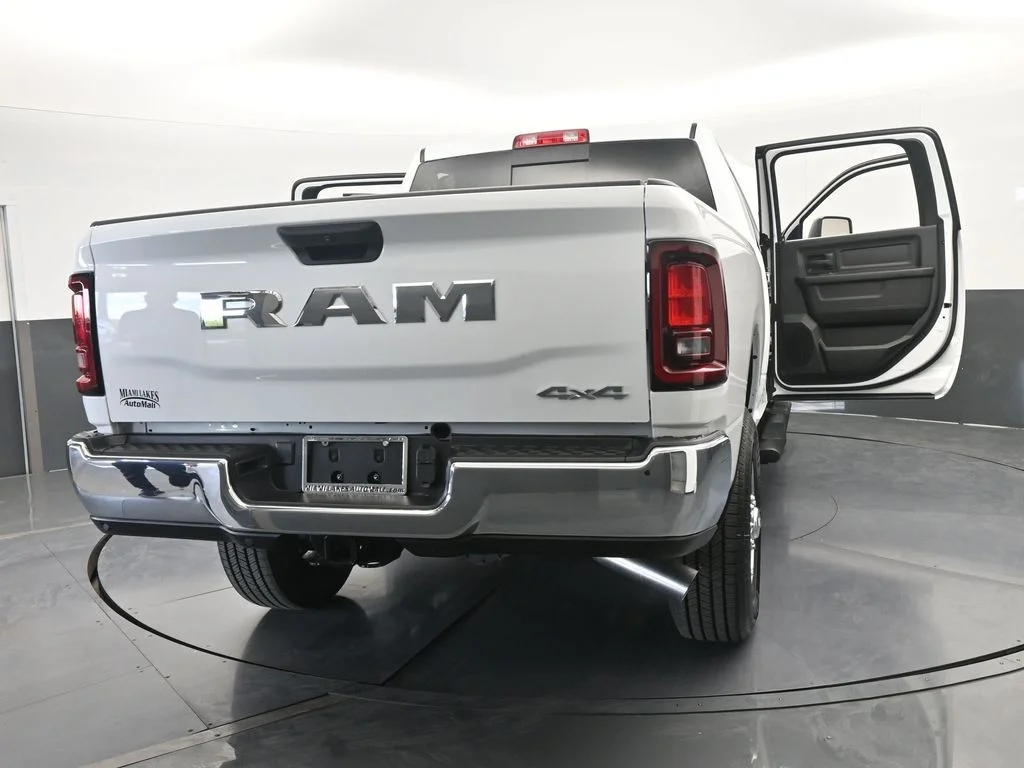 New 2026 Bright White Clear-Coat Exterior Paint RAM Tradesman image 76