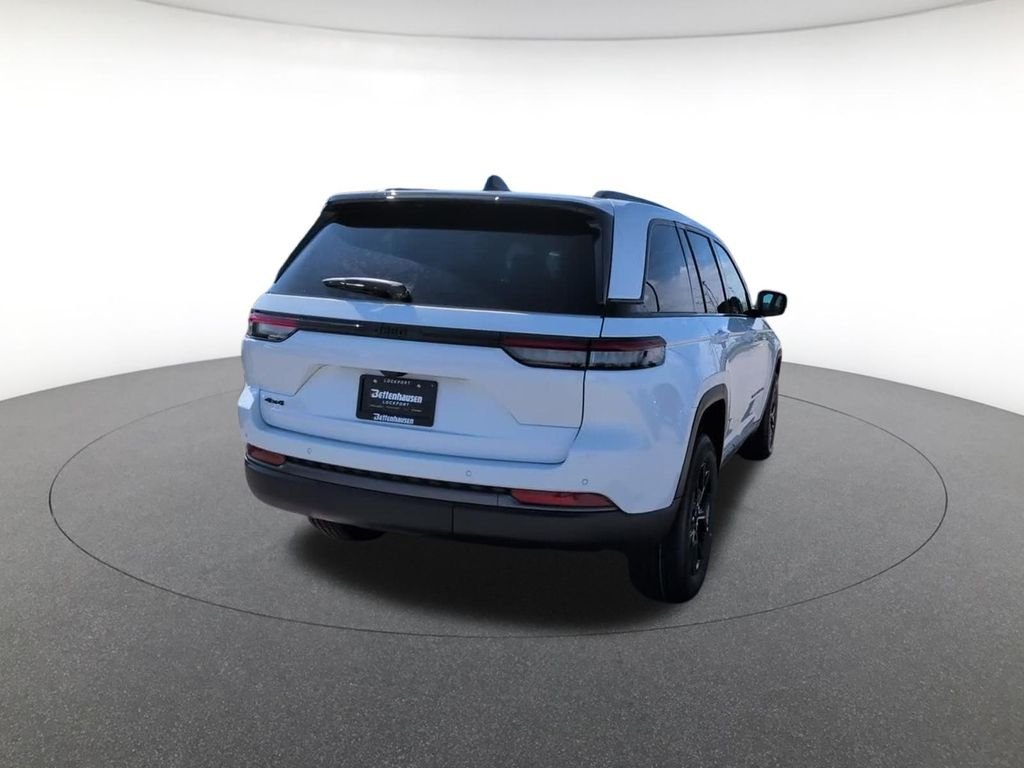 New 2026 Bright White Clear-Coat Exterior Paint Jeep Altitude image 6