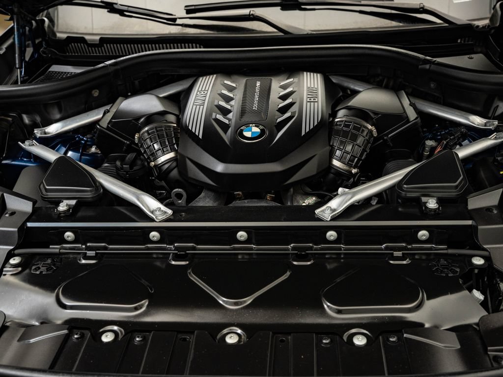 Used 2022 Phytonic Blue Metallic BMW M50i image 49