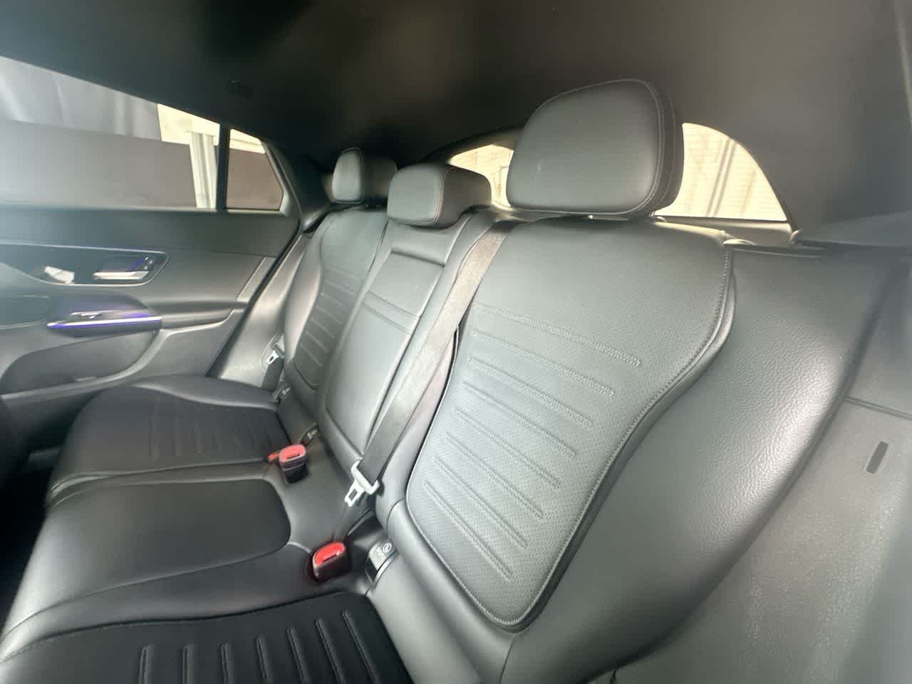 Used 2025 Polar White Mercedes-Benz GLC 300 image 22