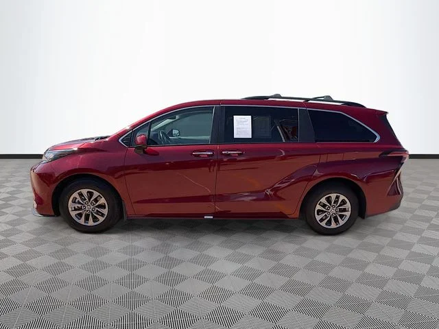Used 2022 Red Toyota XLE image 4