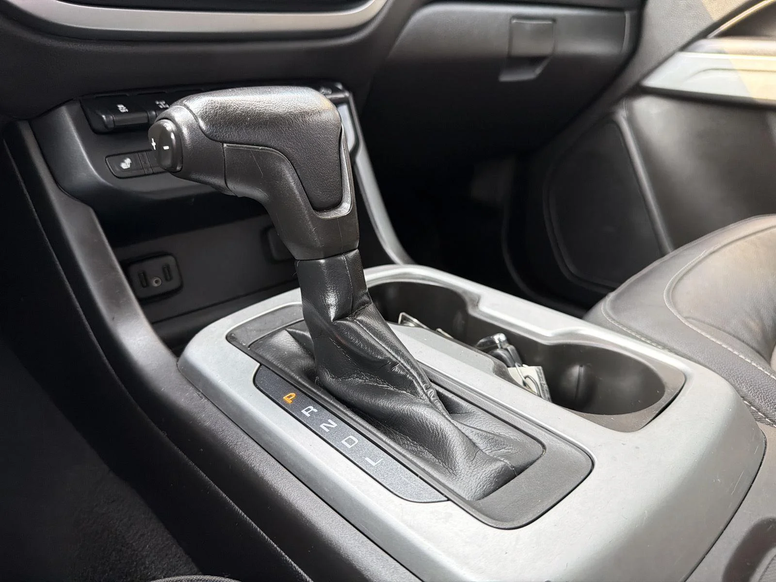 Used 2019 SHADOW GRAY METALLIC Chevrolet 4WD ZR2 image 27