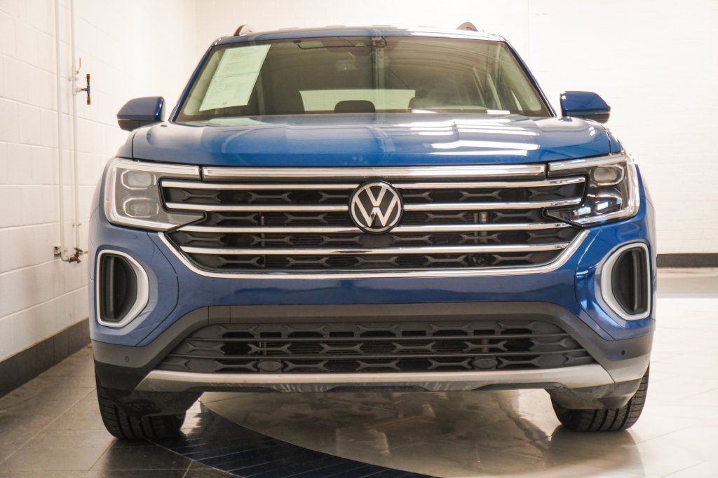 Used 2026 Blue Volkswagen SE w/Technology image 32