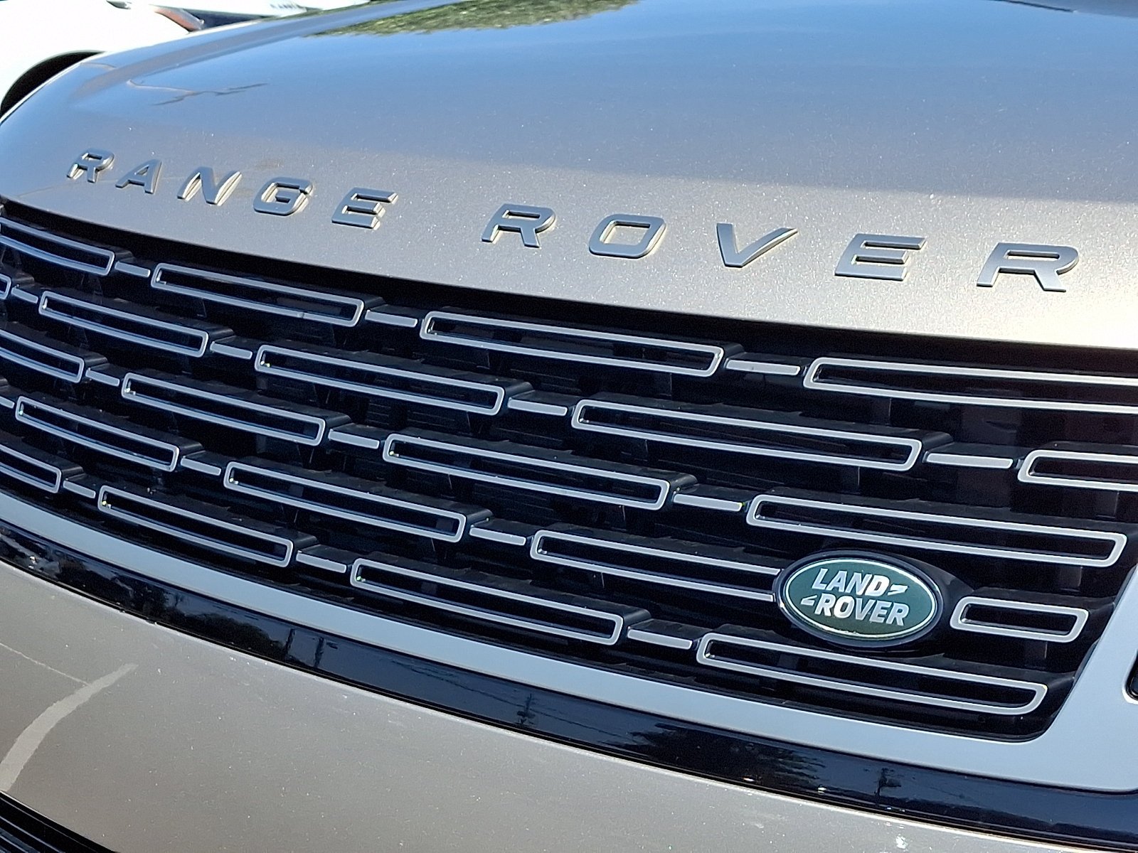Certified Used 2024 Batumi Gold Premium Metallic   1Dm Land Rover SE image 40