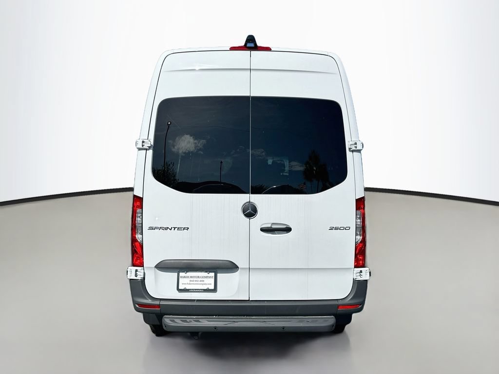 New 2026 Arctic+White Mercedes-Benz Crew 144 WB image 43