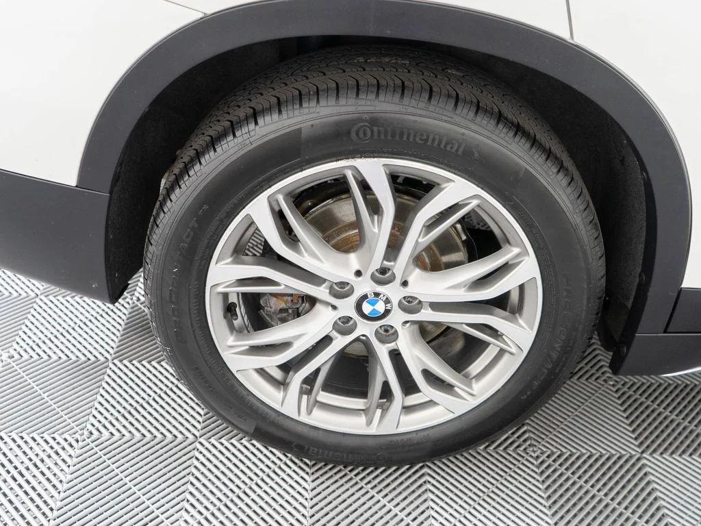 Used 2017 White BMW xDrive28i image 32