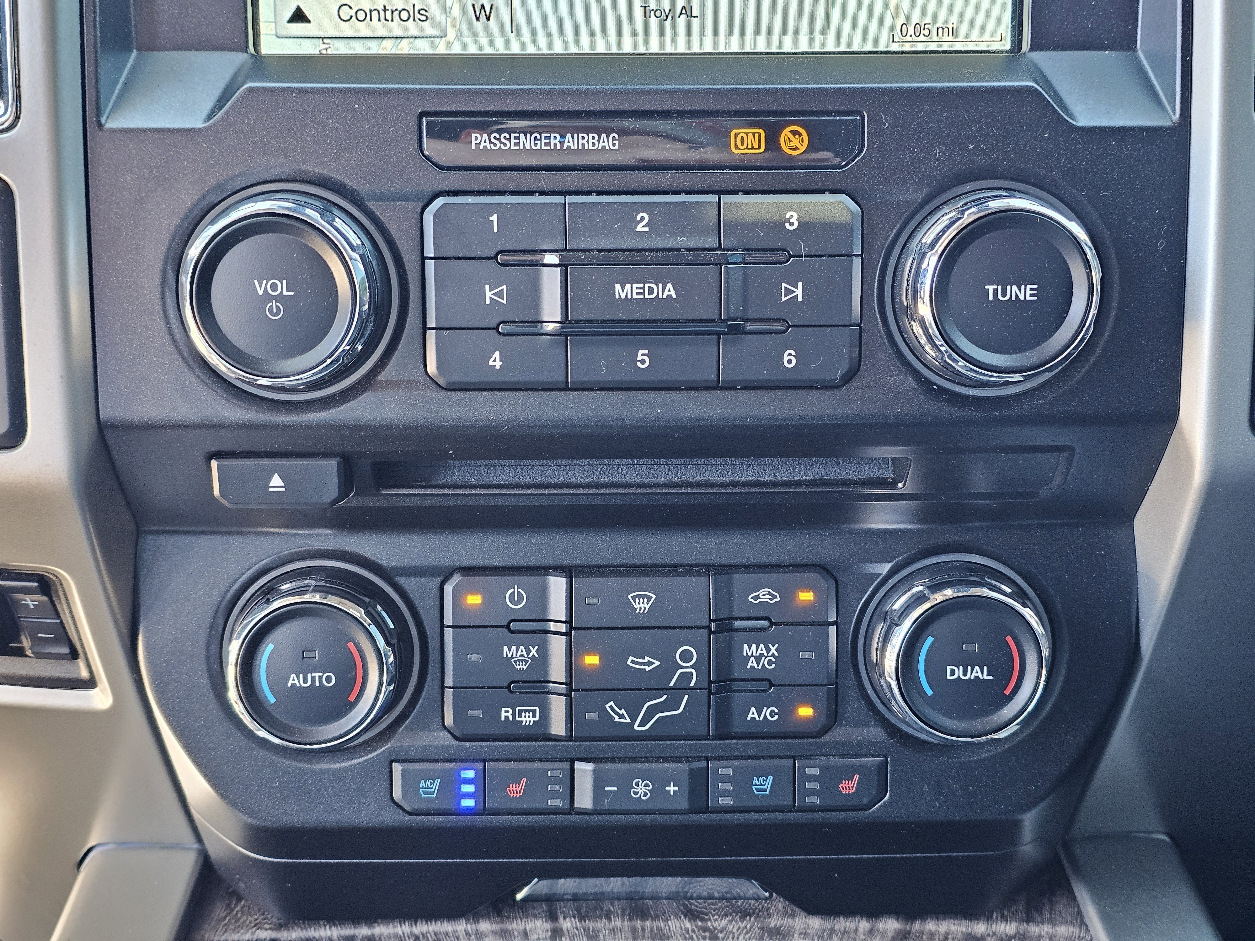 Used 2018 Shadow Black Ford LARIAT image 29