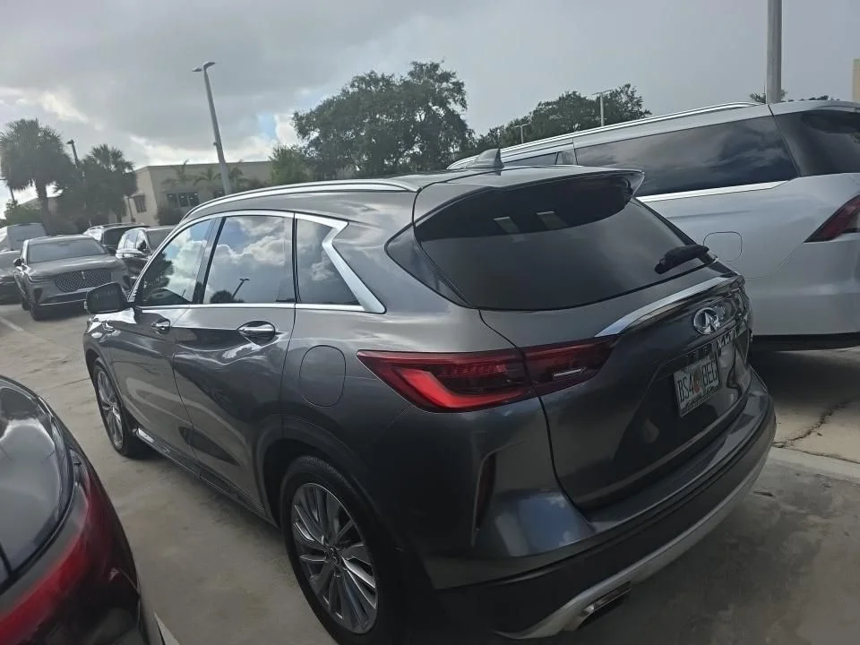 Certified Used 2023 Gray INFINITI LUXE image 5
