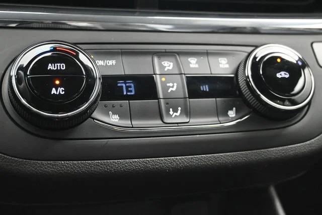Used 2025 Summit White Buick Preferred image 17