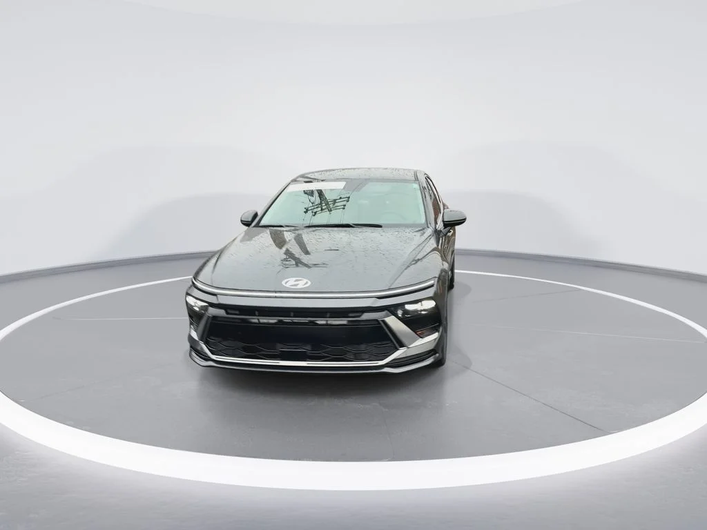 Used 2025 Gray Hyundai SEL image 3