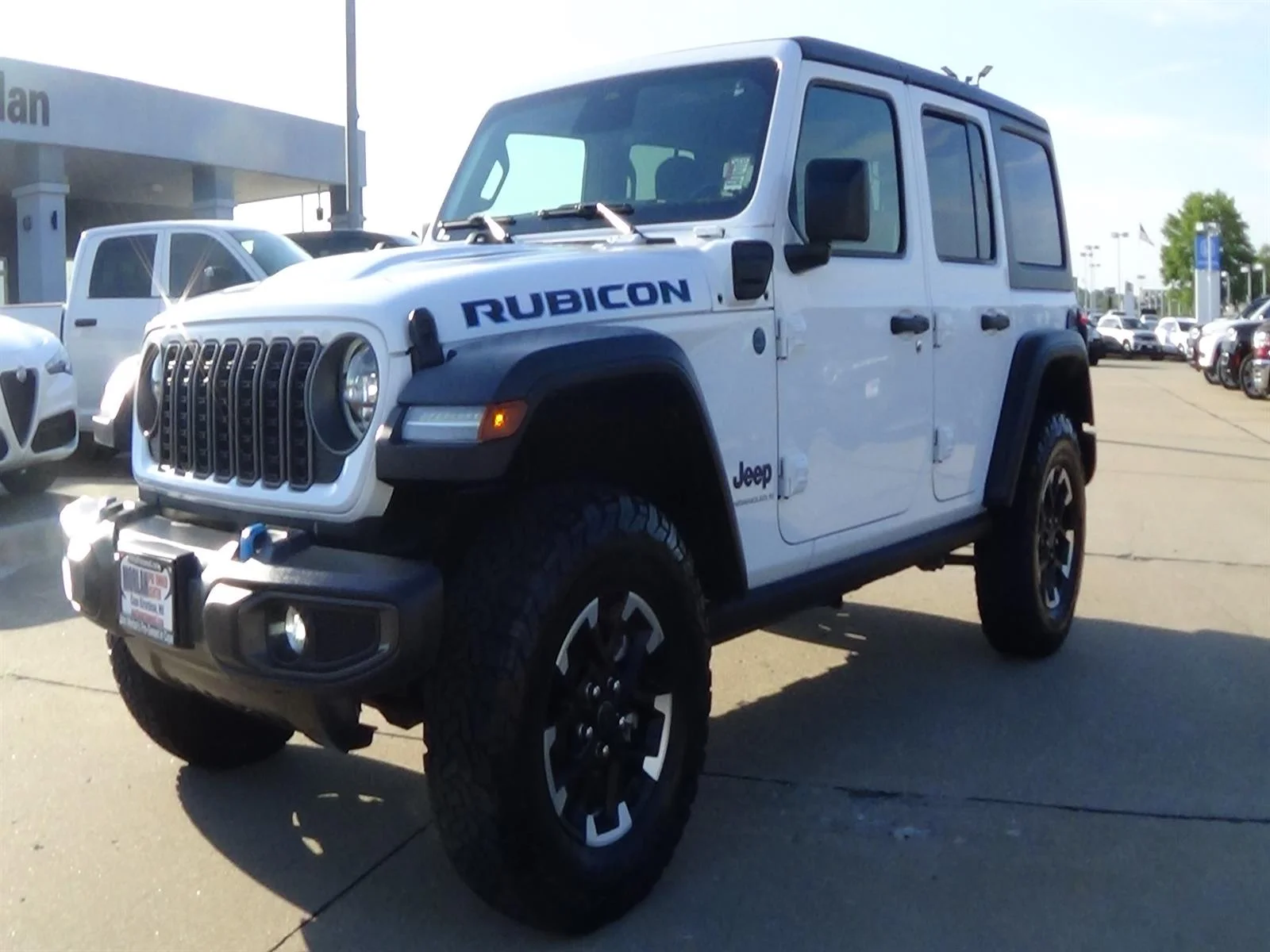 Certified Used 2025 Bright White Clear Coat (pw7) Jeep Rubicon 4xe image 2