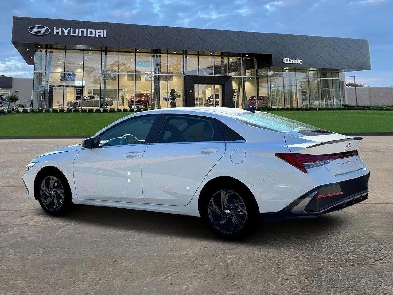 New 2026 Serenity White Pearl Hyundai SEL Sport Premium image 4