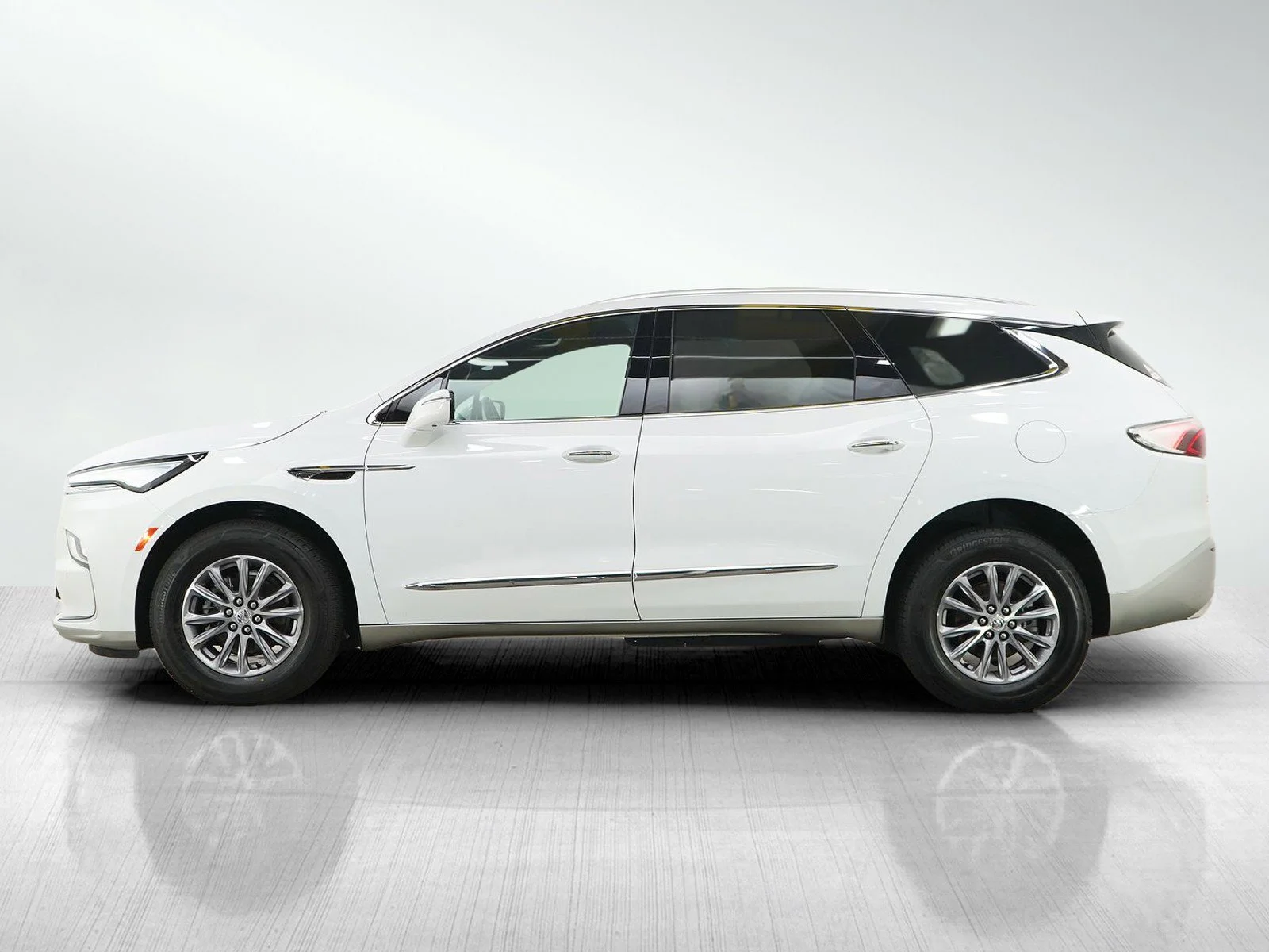 Used 2023 Buick Enclave Essence with VIN 5GAEVAKWXPJ269773 for sale in Bloomington, Minnesota