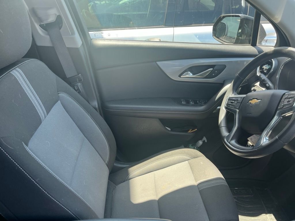 Used 2023 Black Chevrolet LT image 4
