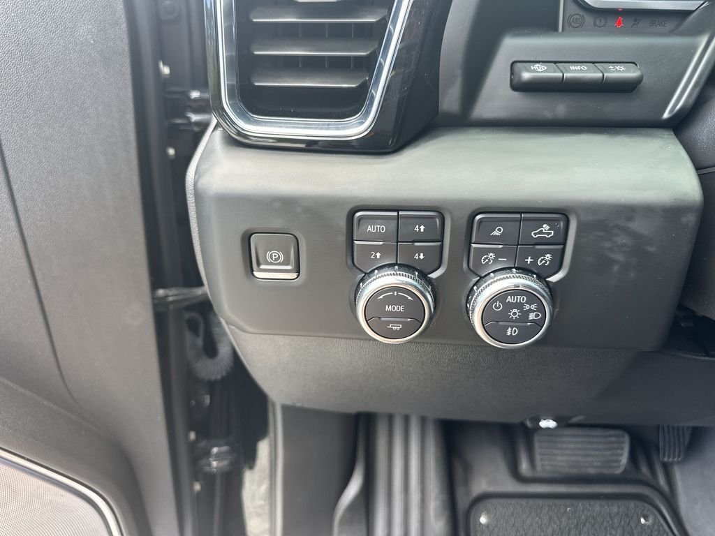 Used 2023 Onyx Black GMC Denali image 18