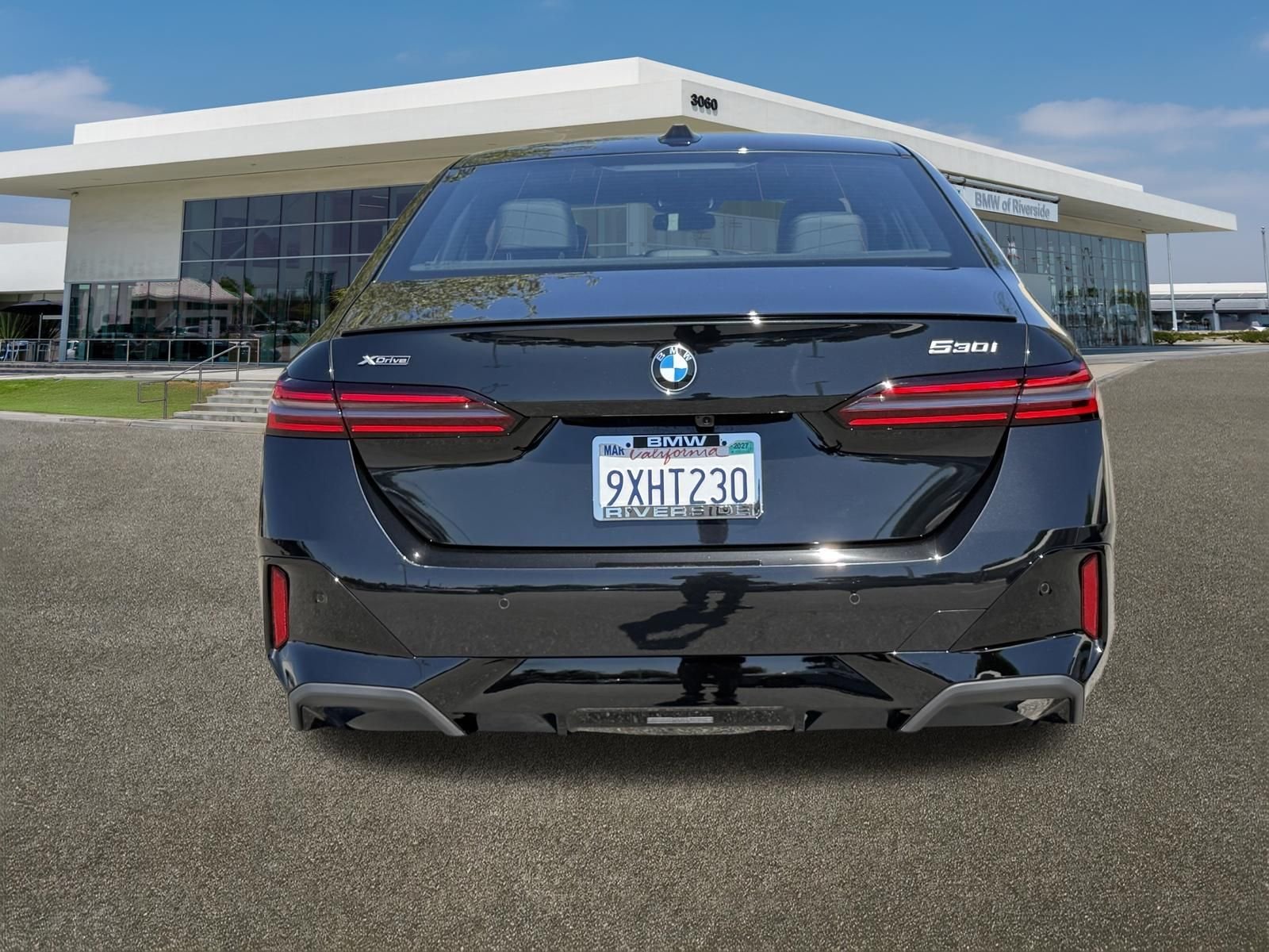 Used 2026 Black Sapphire Metallic BMW 530i xDrive image 9