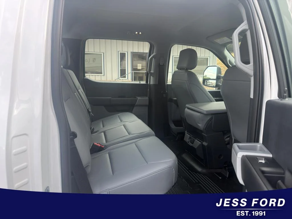 New 2026 Oxford White Ford F-350® XL image 15