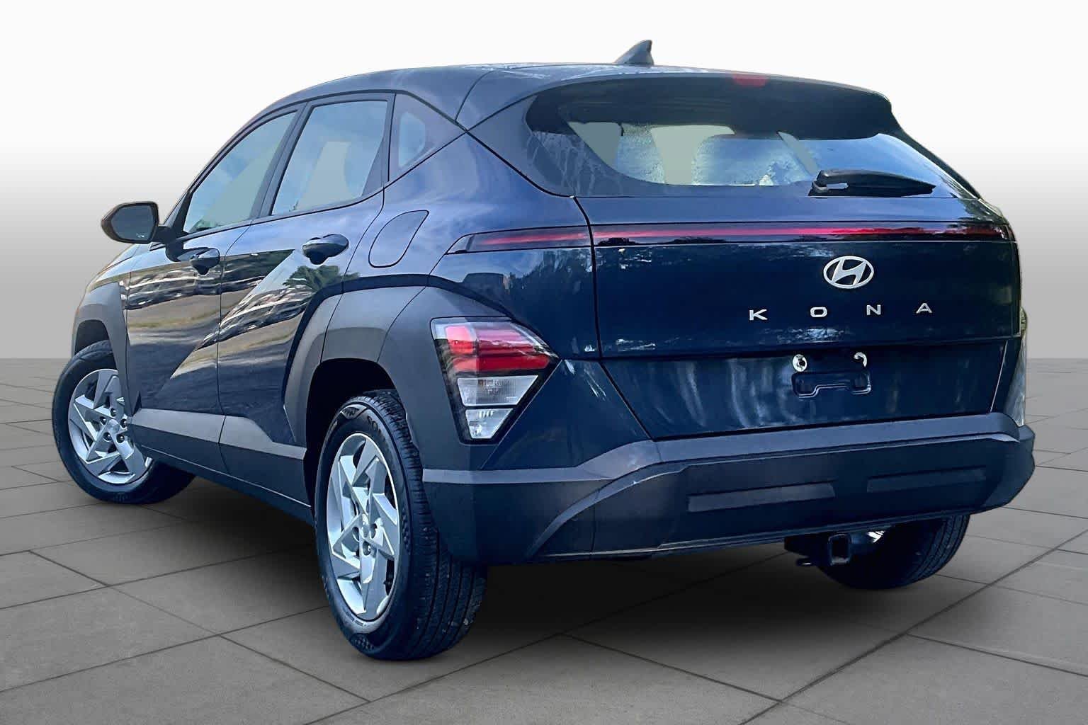 Used 2025 Denim Blue Hyundai SE image 12