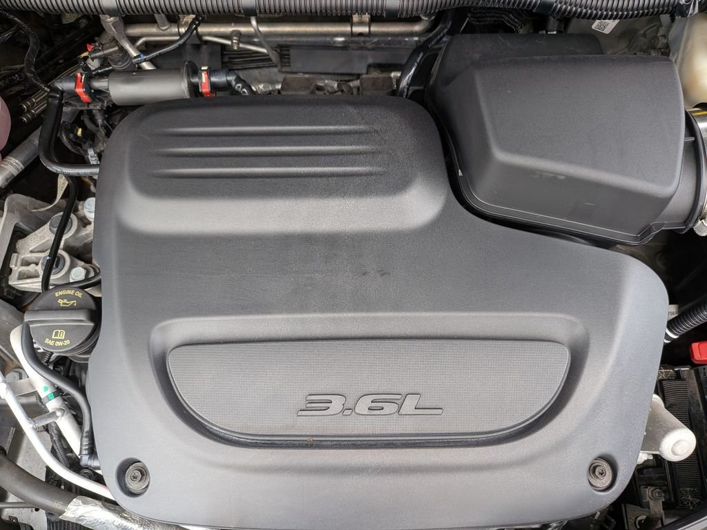 Used 2021 Silver Chrysler Touring L image 12