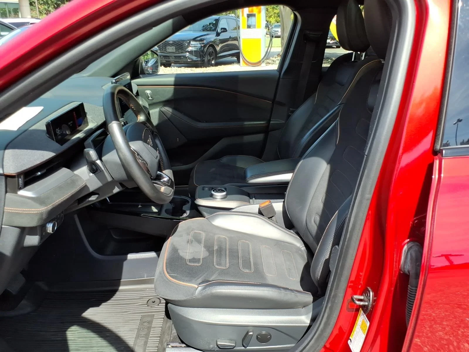 Used 2022 Rapid Red Metallic Tinted Clearcoat Ford GT image 12