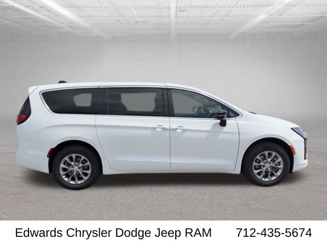 New 2027 Bright White Clear-Coat Exterior Paint Chrysler Select image 9