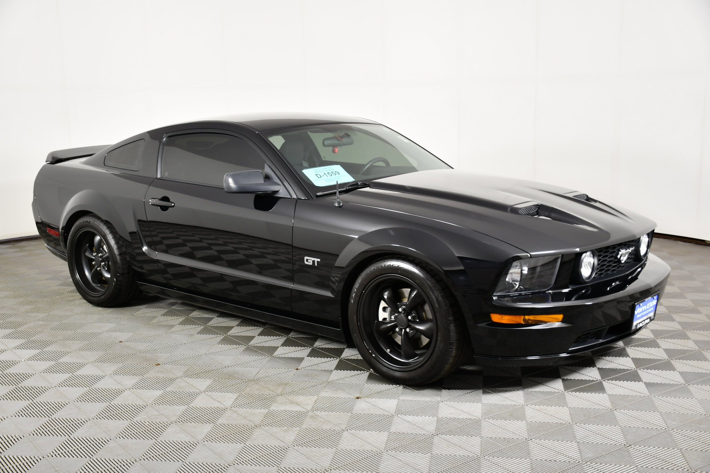 Used 2008 Black Ford GT Deluxe image 4