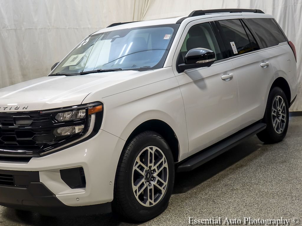 Used 2025 Oxford White Ford Active image 4