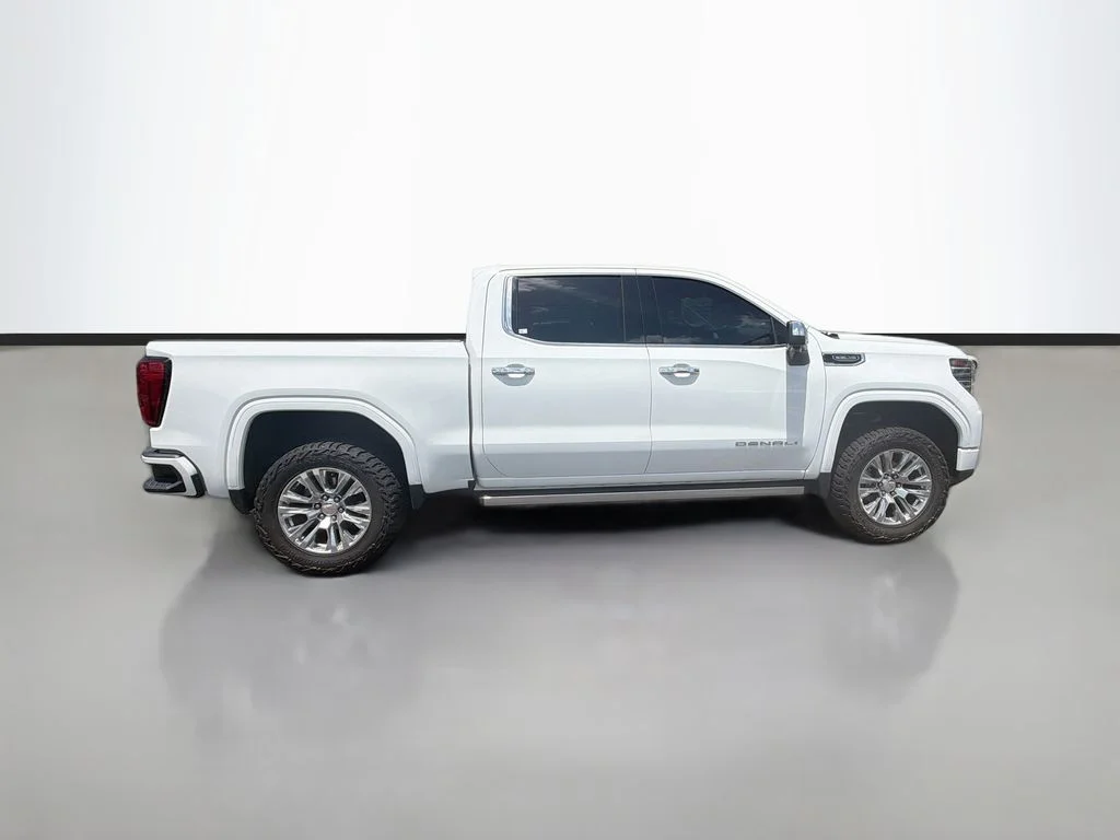 Used 2023 White GMC Denali image 4