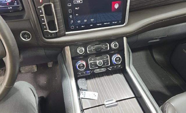 Used 2023 White Frost Tricoat GMC Denali image 16