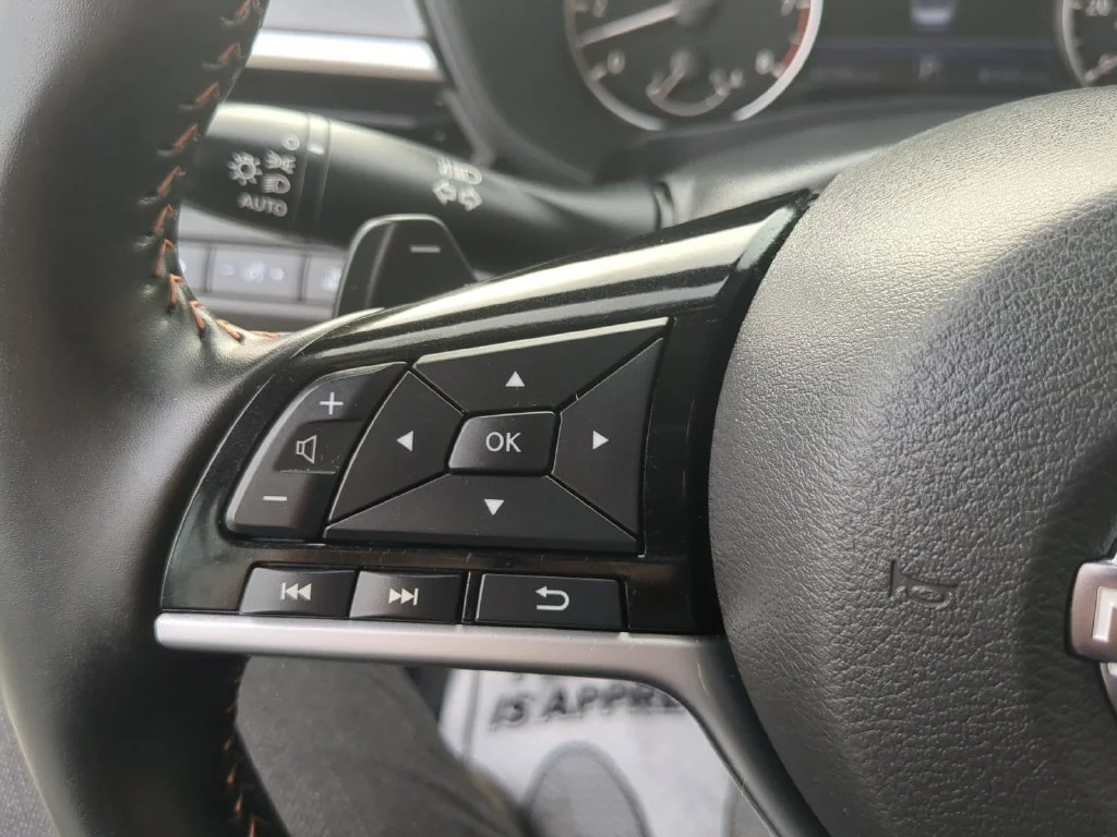Used 2025 Silver Nissan 2.5 SR image 24