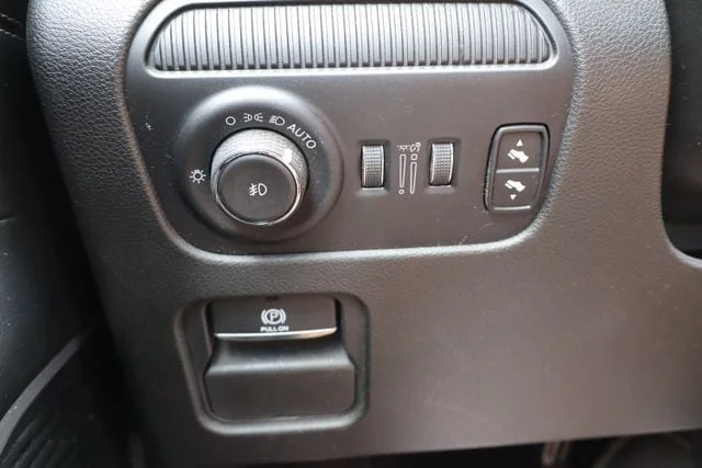 Used 2023 River Rock Jeep Series II image 16