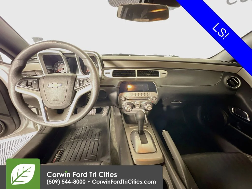 Used 2014 Silver Ice Metallic Chevrolet 2LS image 7