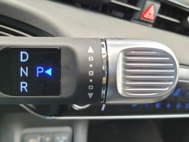 2025 Hyundai IONIQ 5 SE - Photo 25