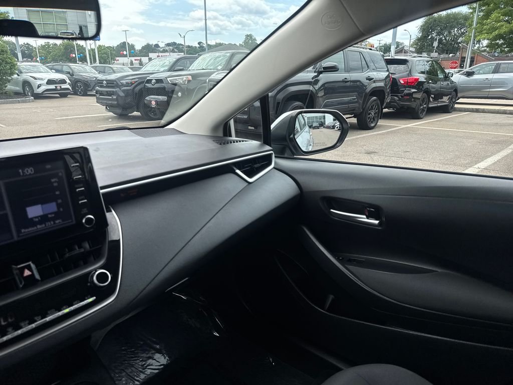 Used 2020 Silver Toyota LE image 28