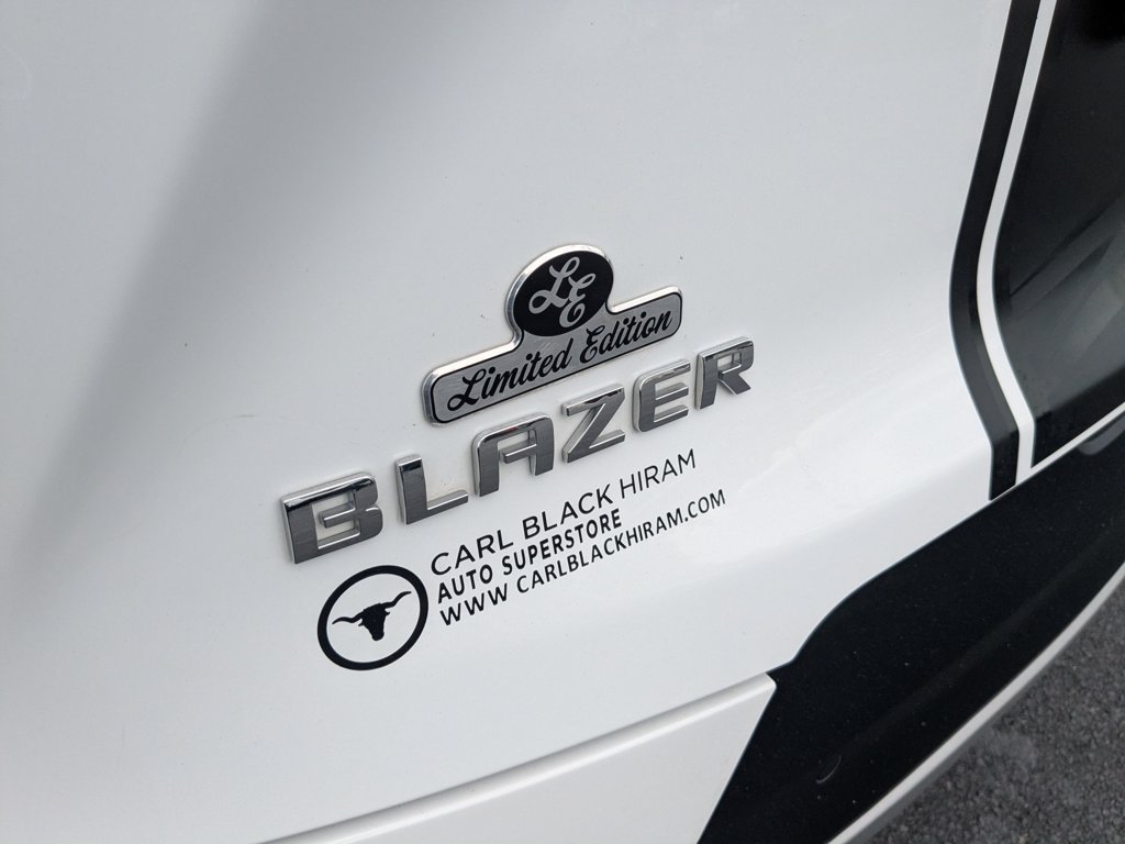 Used 2025 Summit White Chevrolet LT image 29