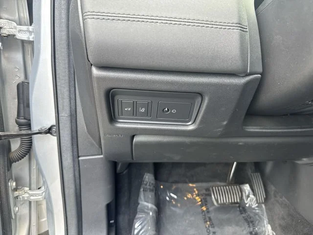 Used 2017  Land Rover HSE image 25