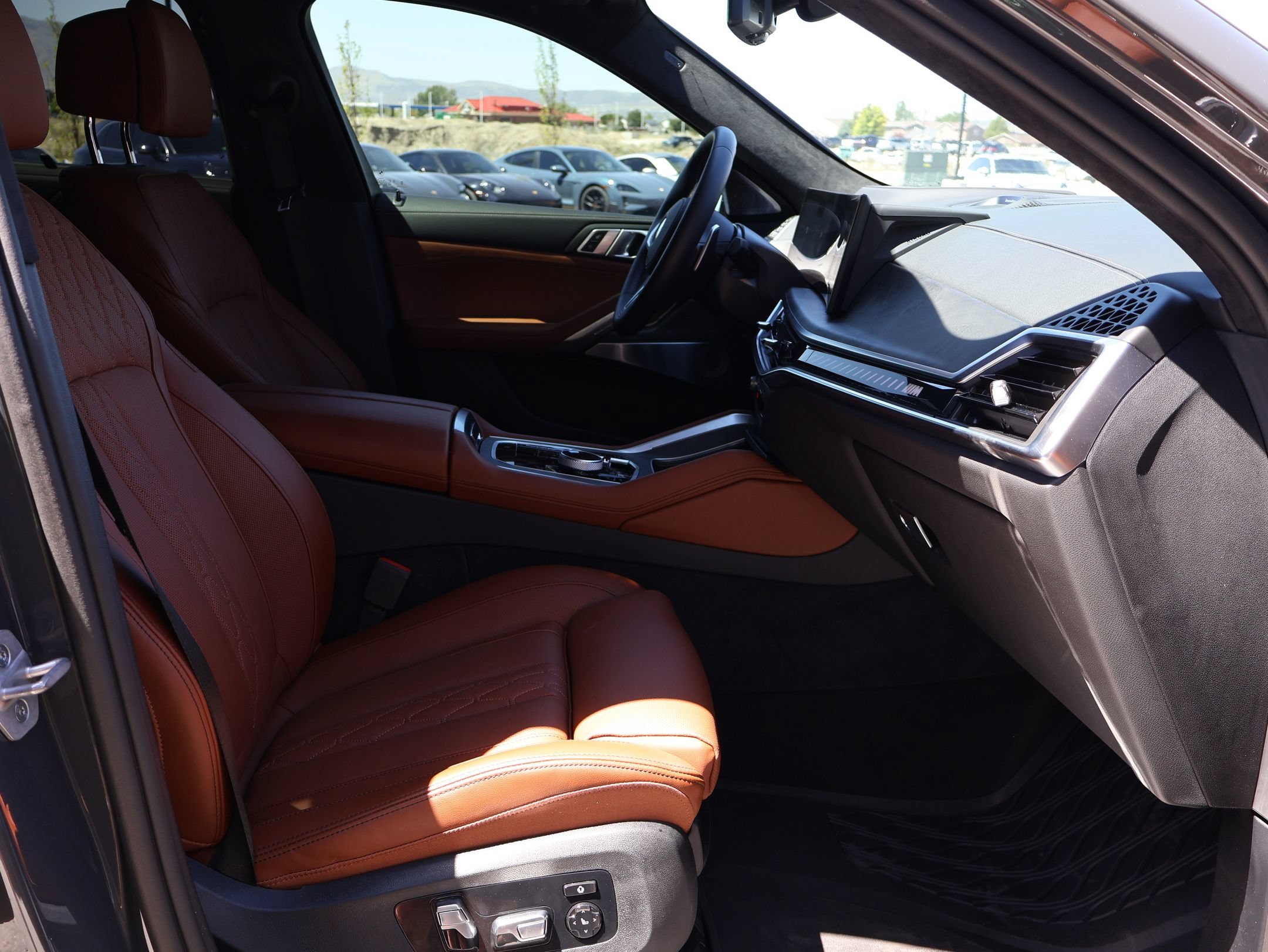 Used 2026 Dravit Grey Metallic BMW M60i image 29