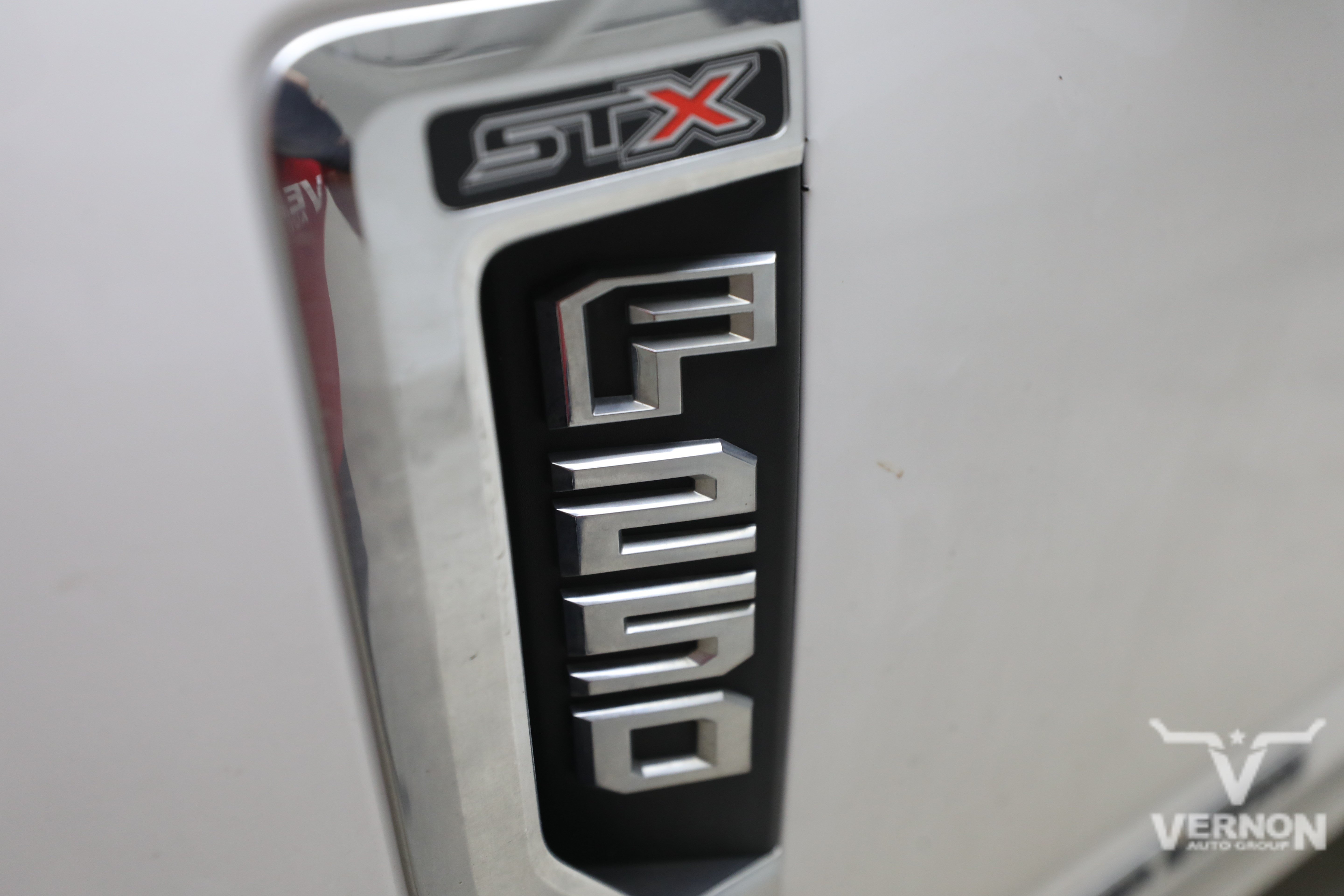 Used 2018 Oxford White Ford Y image 11