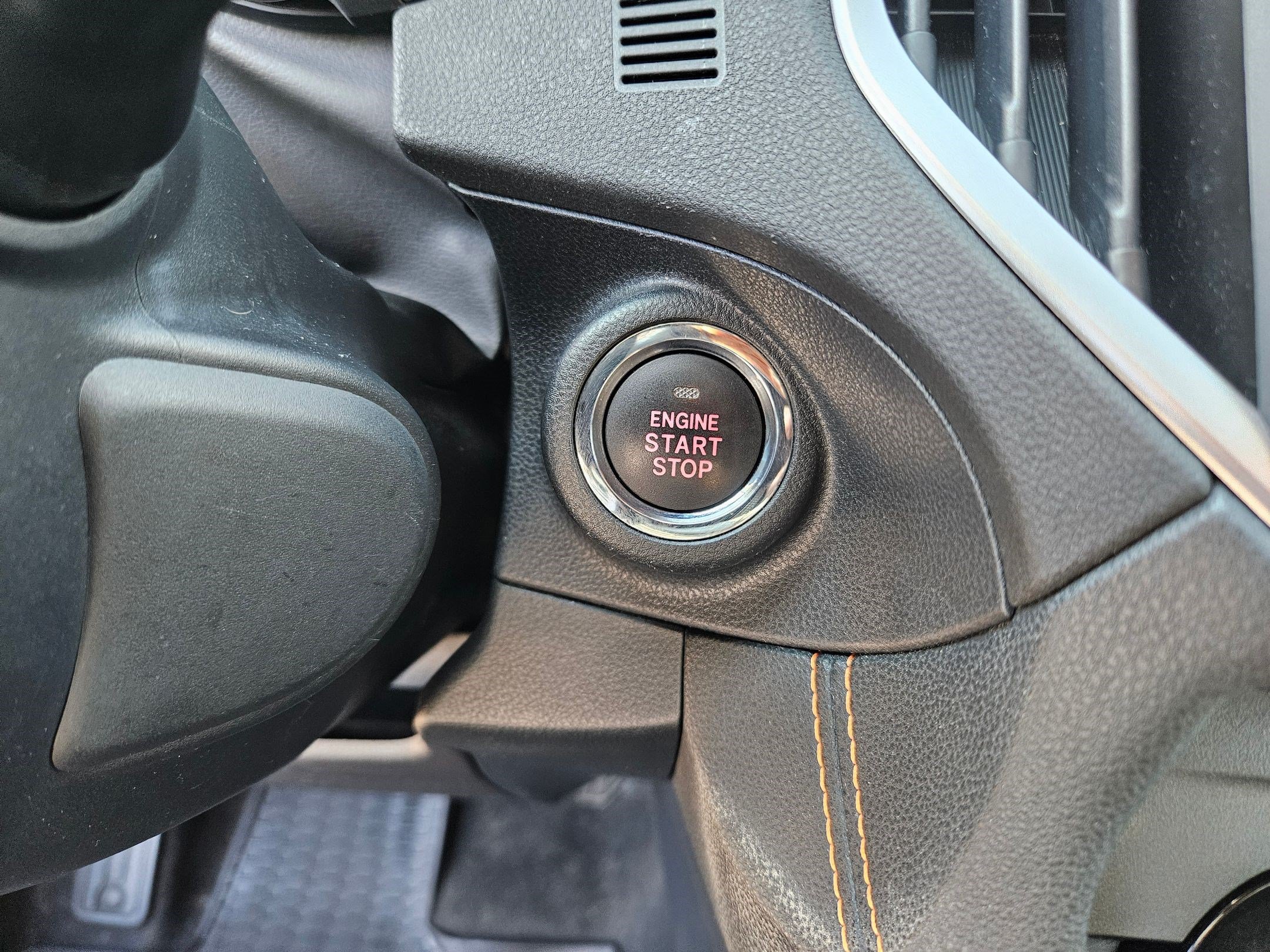 Used 2019 Crystal White Pearl Subaru Limited image 20