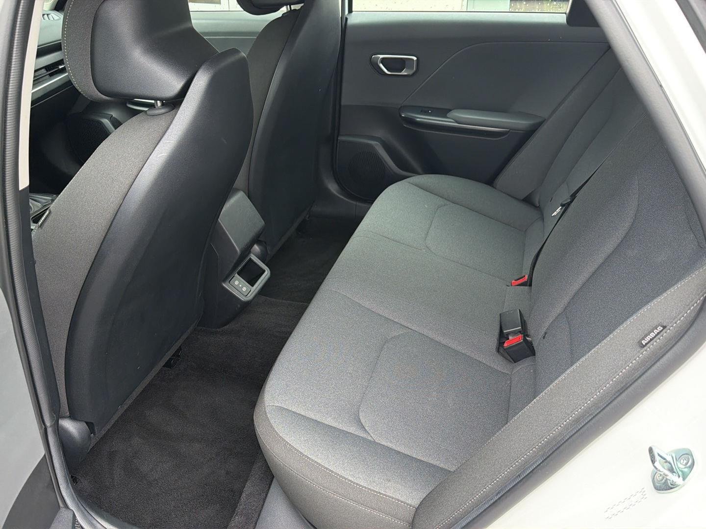 Used 2025 Snow White Pearl Kia LXS image 11