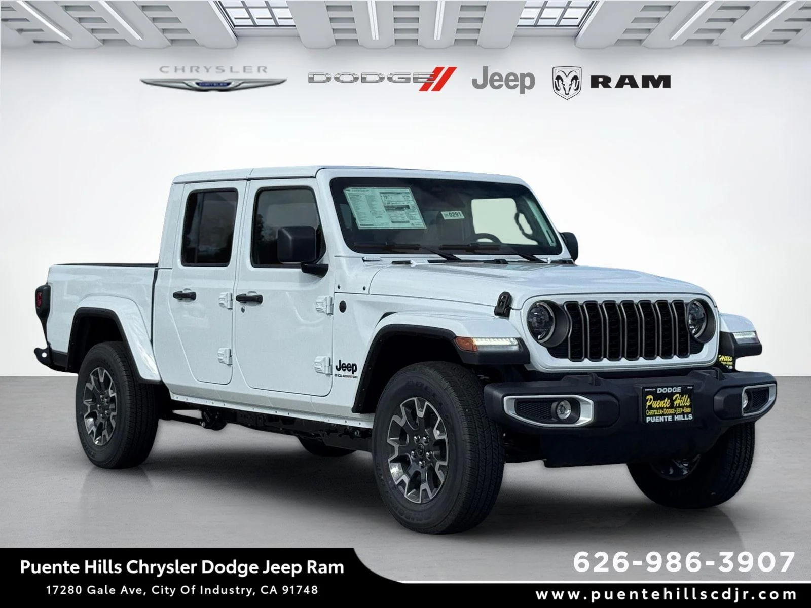 2026 Jeep Gladiator Sahara Auto's photo