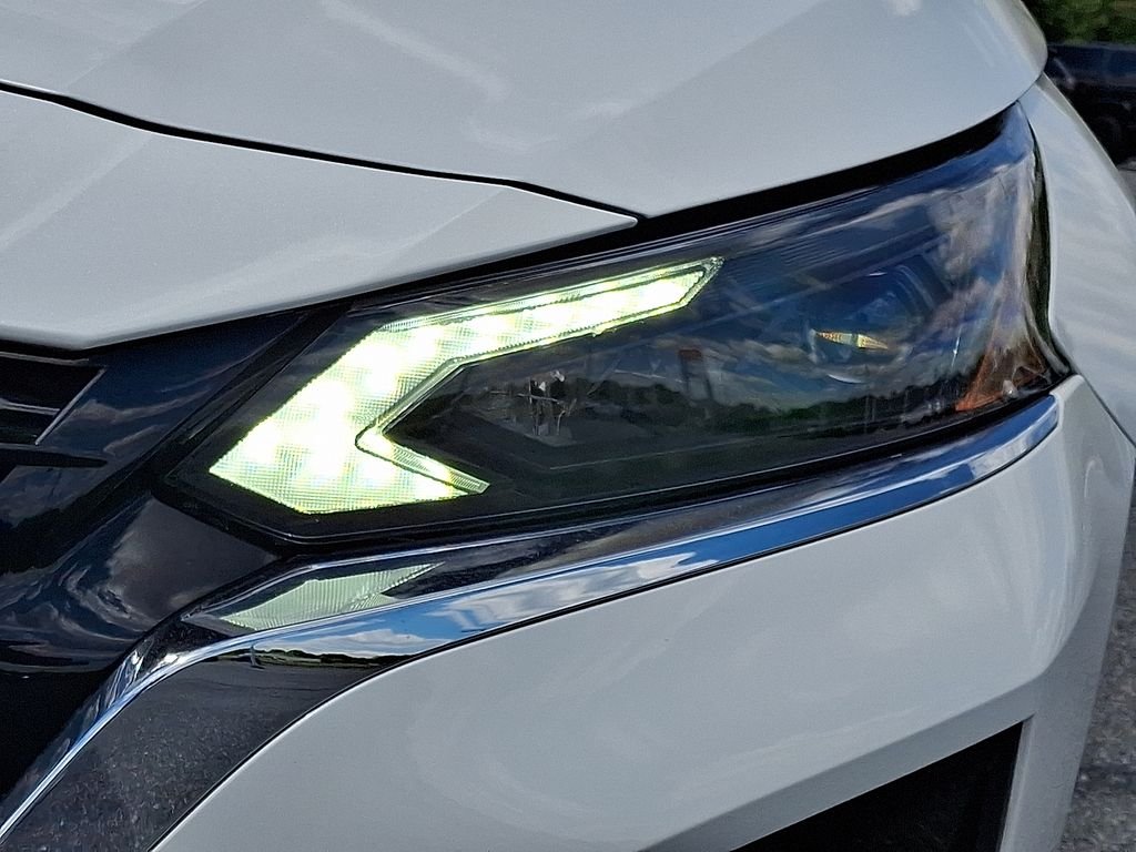 Used 2023 White Nissan 2.5 SV image 10