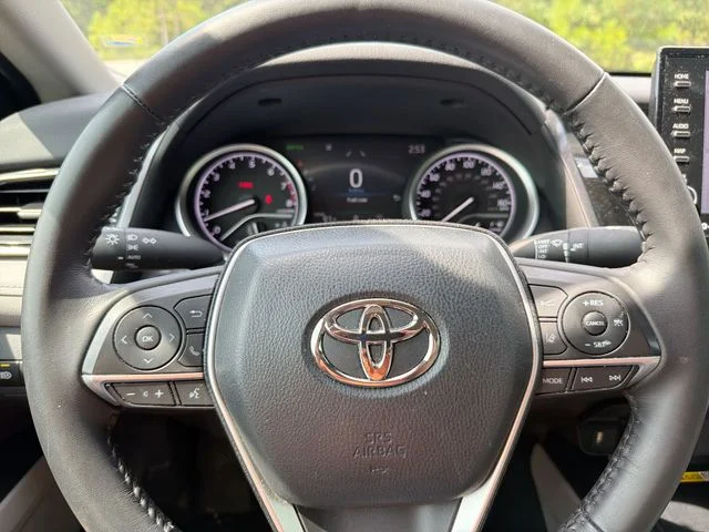 Used 2024  Toyota XLE image 17